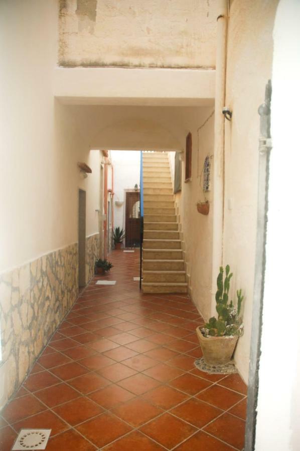 Giulia E Pietro - Marettimo Apartments エクステリア 写真
